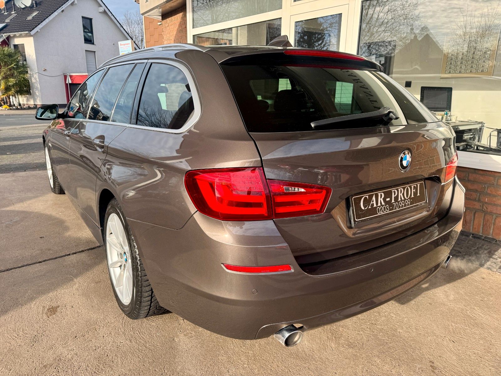 Fahrzeugabbildung BMW 535 d xDrive Touring Leder/Panorama/Navi/HUD