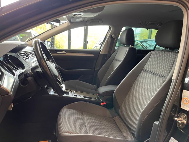 Volkswagen Passat Variant *LED*AHK*ACC*3ZONEN*1HAND*