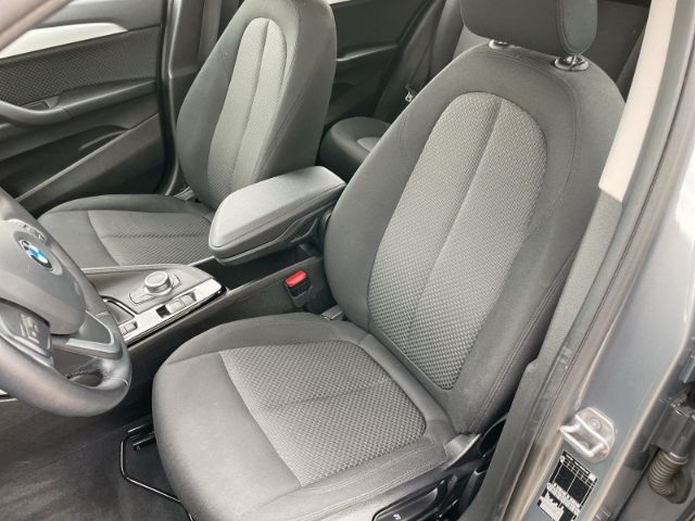 Fahrzeugabbildung BMW X2 sDrive 18i Autom. Navi, Sitzheizung, DAB