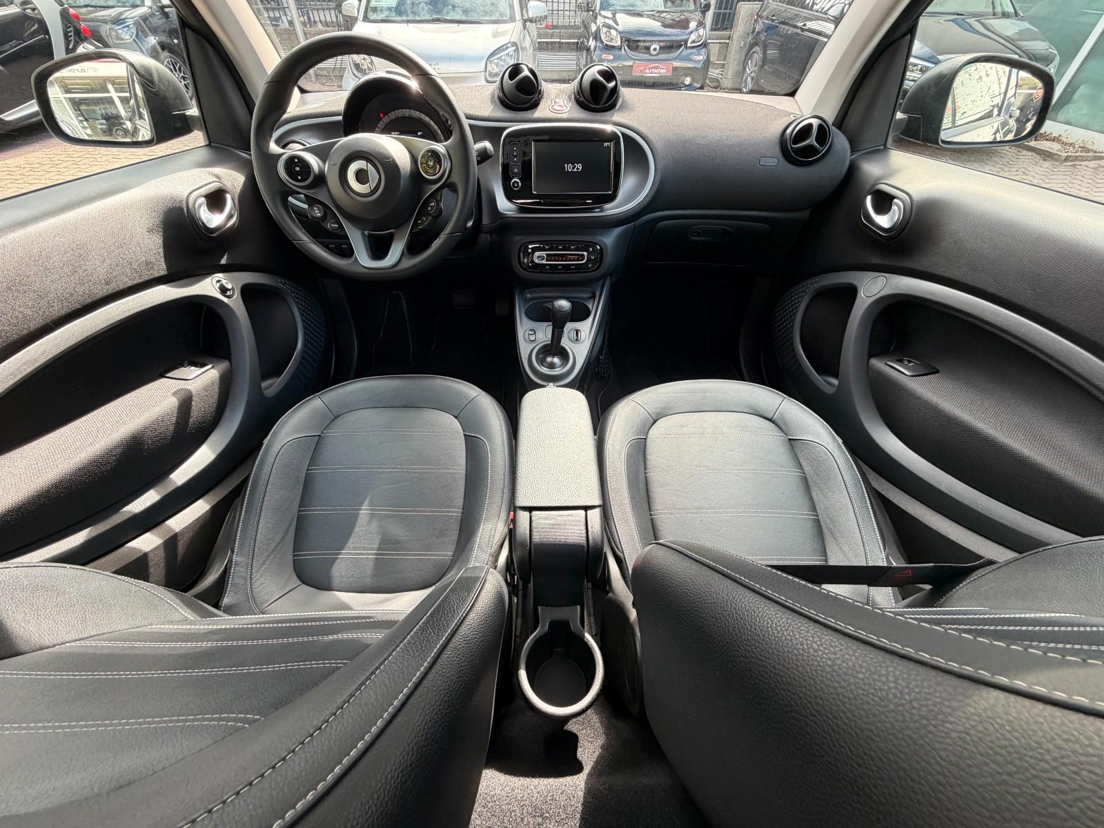 Smart fortwo 66kW DCT PRIME*PANO*LEDER*NAVI*SHZ*KAM