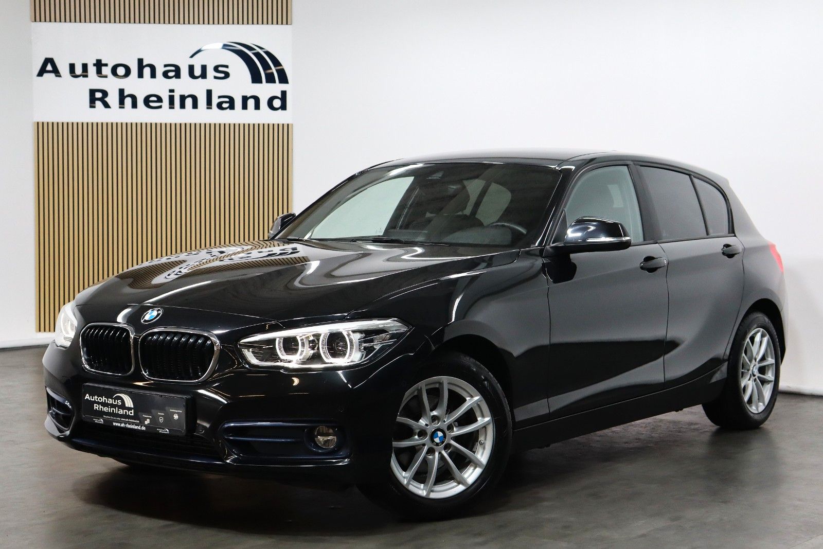 BMW 118i Lim. 5-trg Sportline*NAVI-GROß*LEDER*MEMORY
