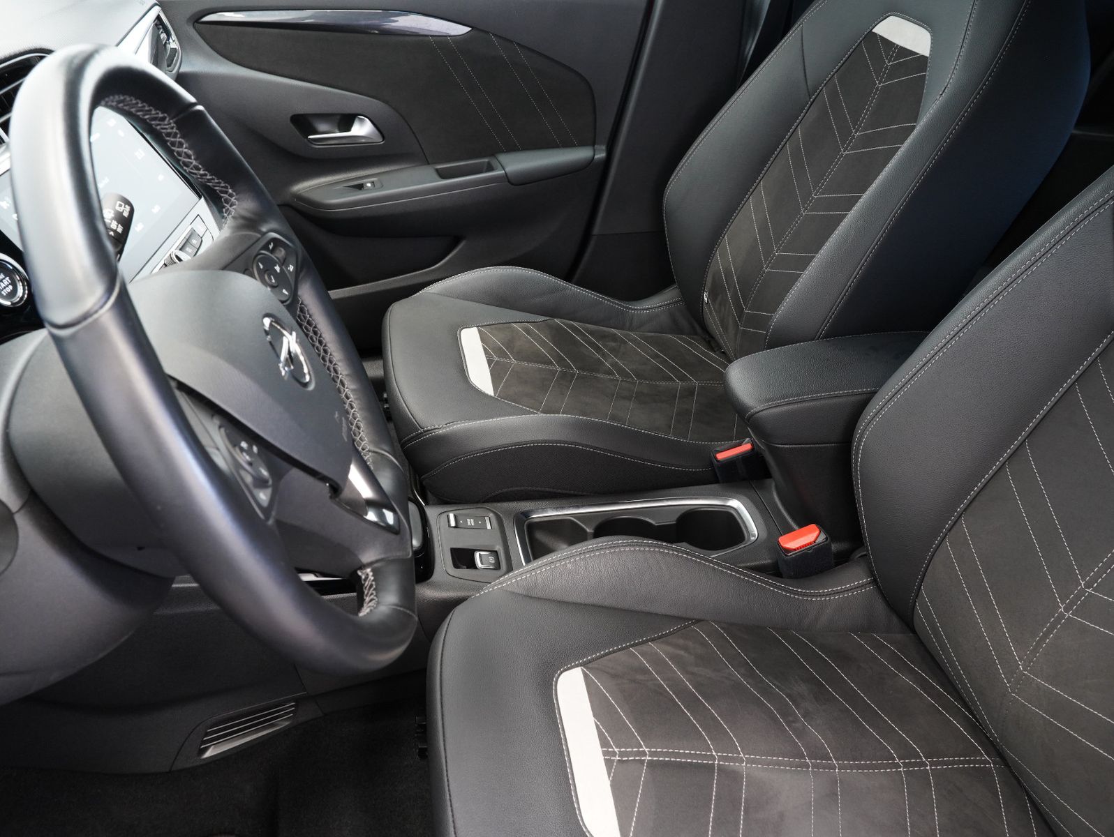 Fahrzeugabbildung Opel Corsa F e Ultimate CARPLAY/INTELLILUX/11KW/SOH