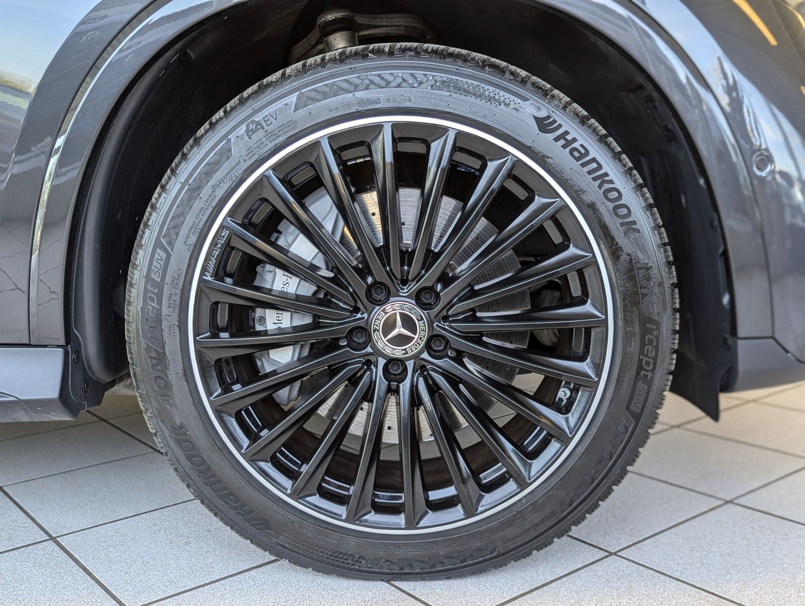 Fahrzeugabbildung Mercedes-Benz GLC 300 d 4M AMG Pano Digital-Light ACC AHK 20"
