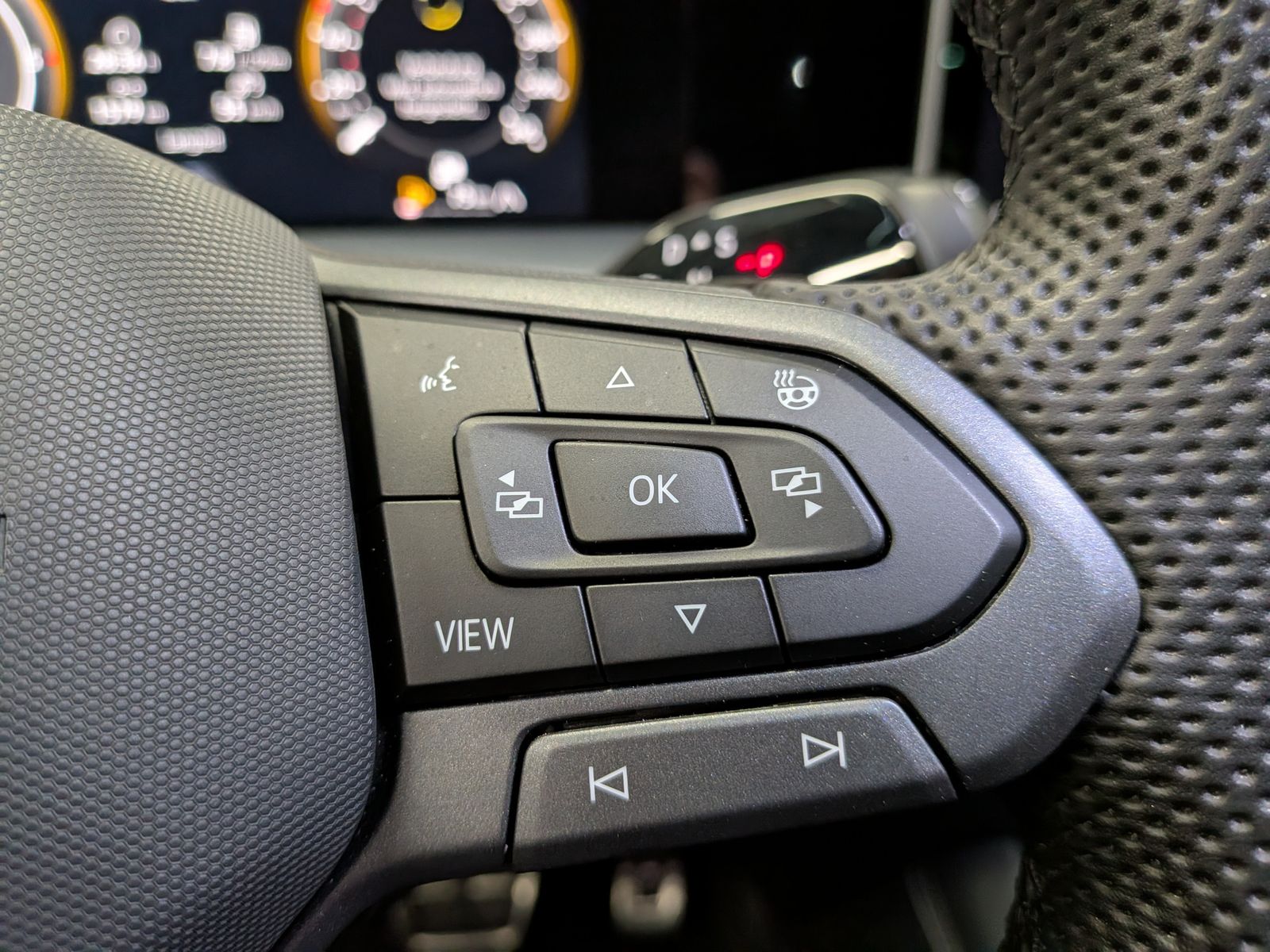 Fahrzeugabbildung Volkswagen Tayron 2.0TDI 4M R-Line Launch Pano Black AHK 20