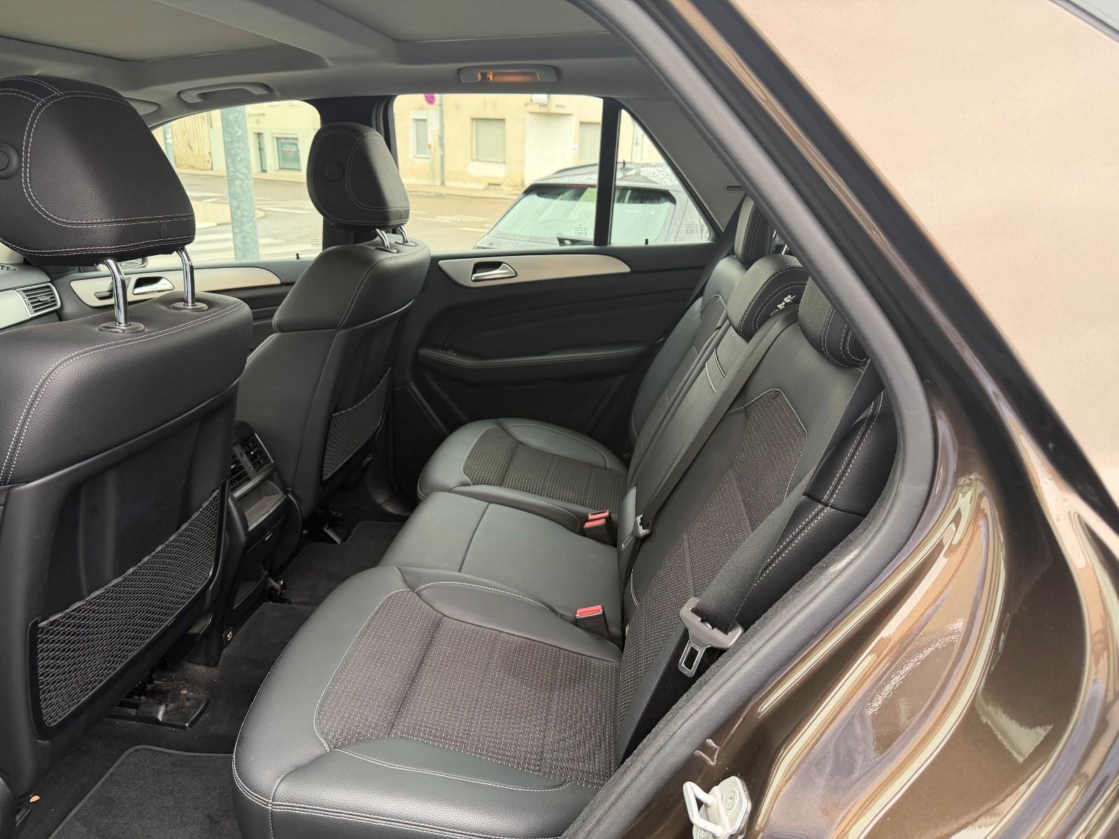 Mercedes-Benz ML 350CDI BlueT 4M ILS Pano AHK Navi Sitzh.1.HD