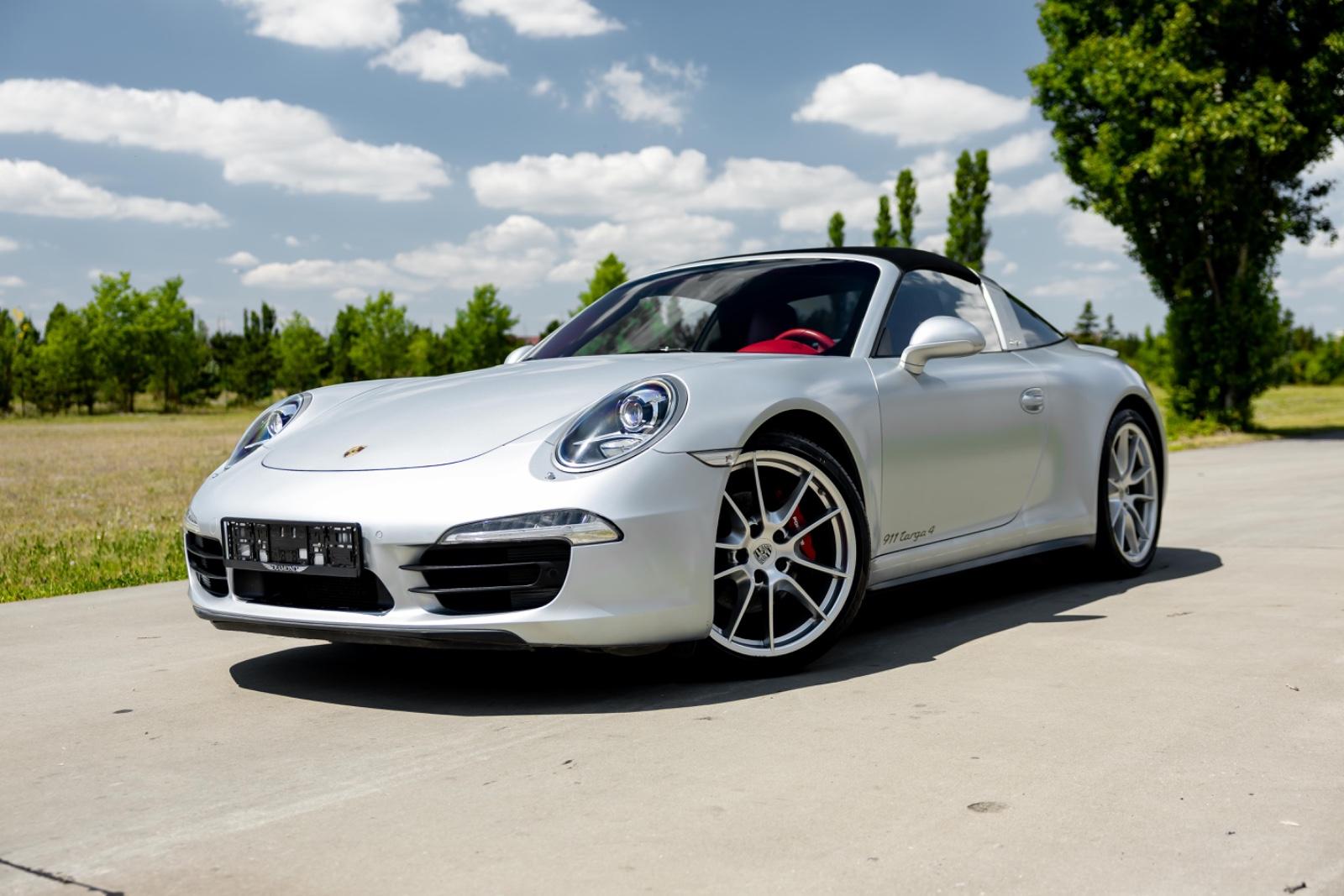 Porsche 911 Targa 4 PDK PPF MAT SPORT EXHAUST RED INTERI