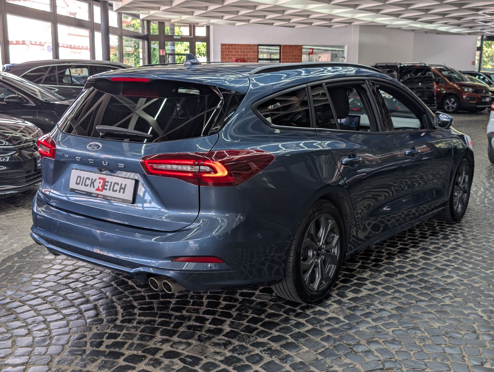 Fahrzeugabbildung Ford Focus 1.0 EB ST-Line ACC LED KAM WINTER Styling