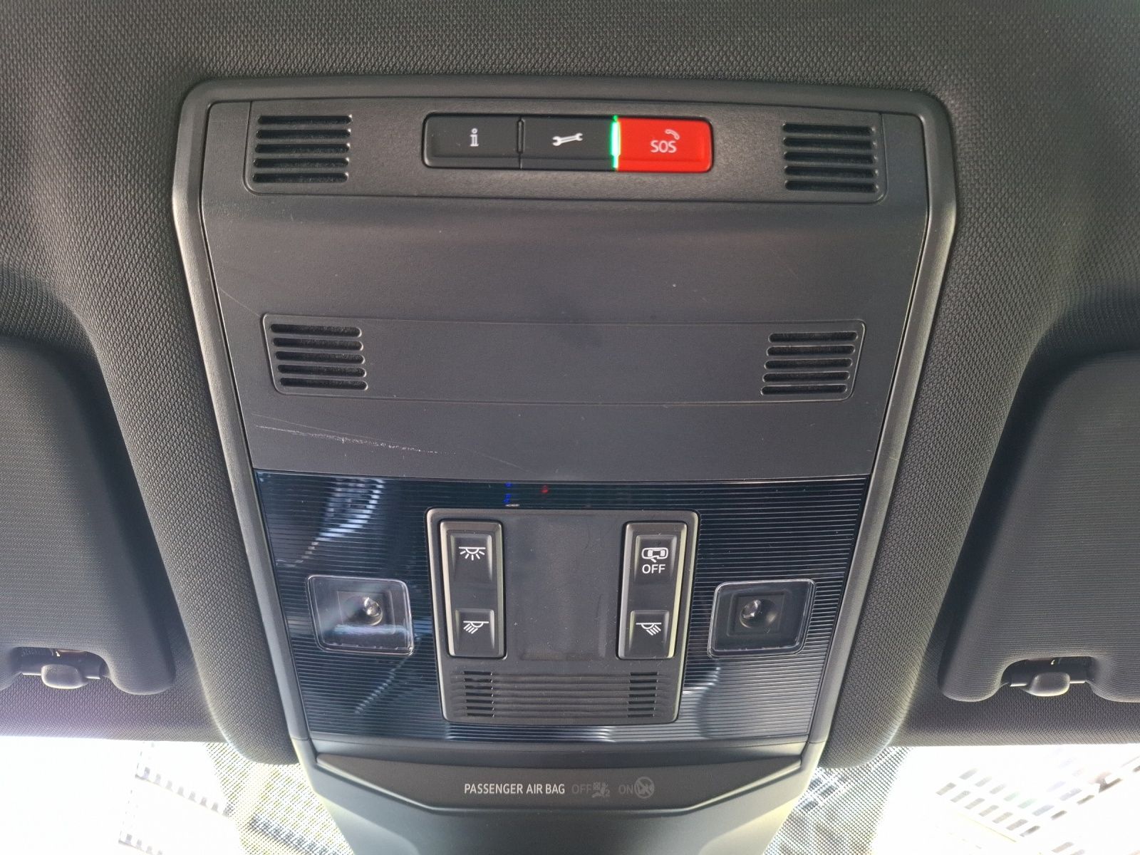 Fahrzeugabbildung Volkswagen T-Roc TSI R-Line DSG 4M Matrix Navi AID ACC Park