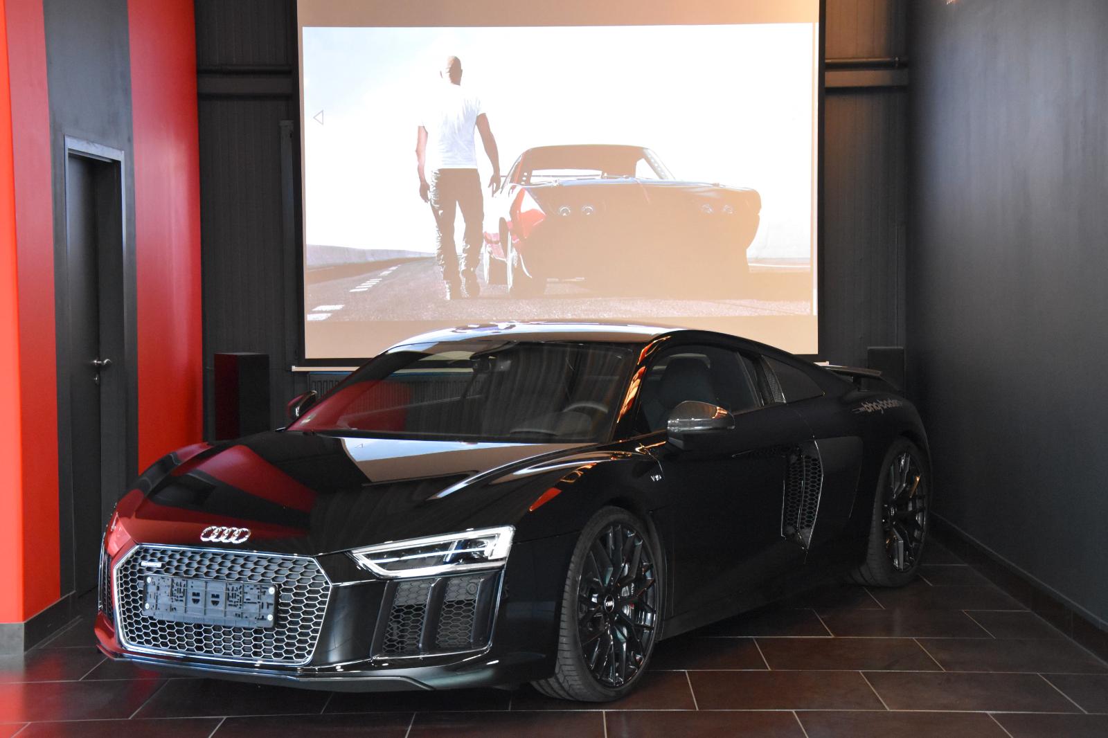 showroom-image-top