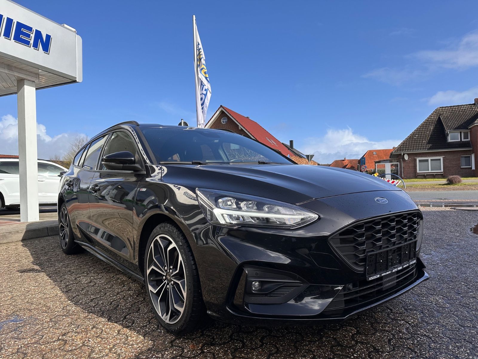 Fahrzeugabbildung Ford Focus Turnier ST-Line 1.5 EB ACC/eHeck/LED/Navi