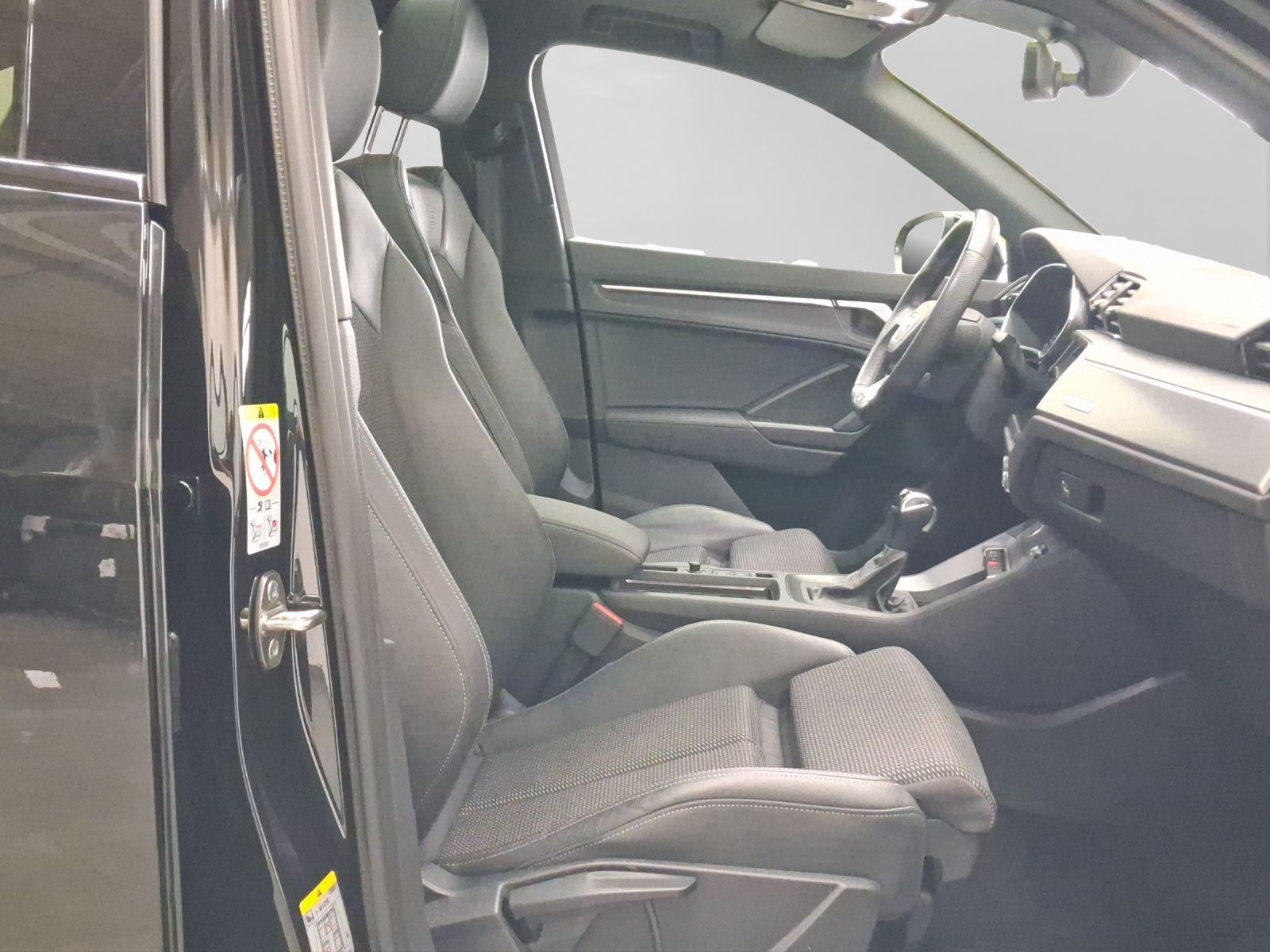 Audi Q3 Sportback 45 TFSI e 2x S LINE PANO LM20 SONOS foto 4