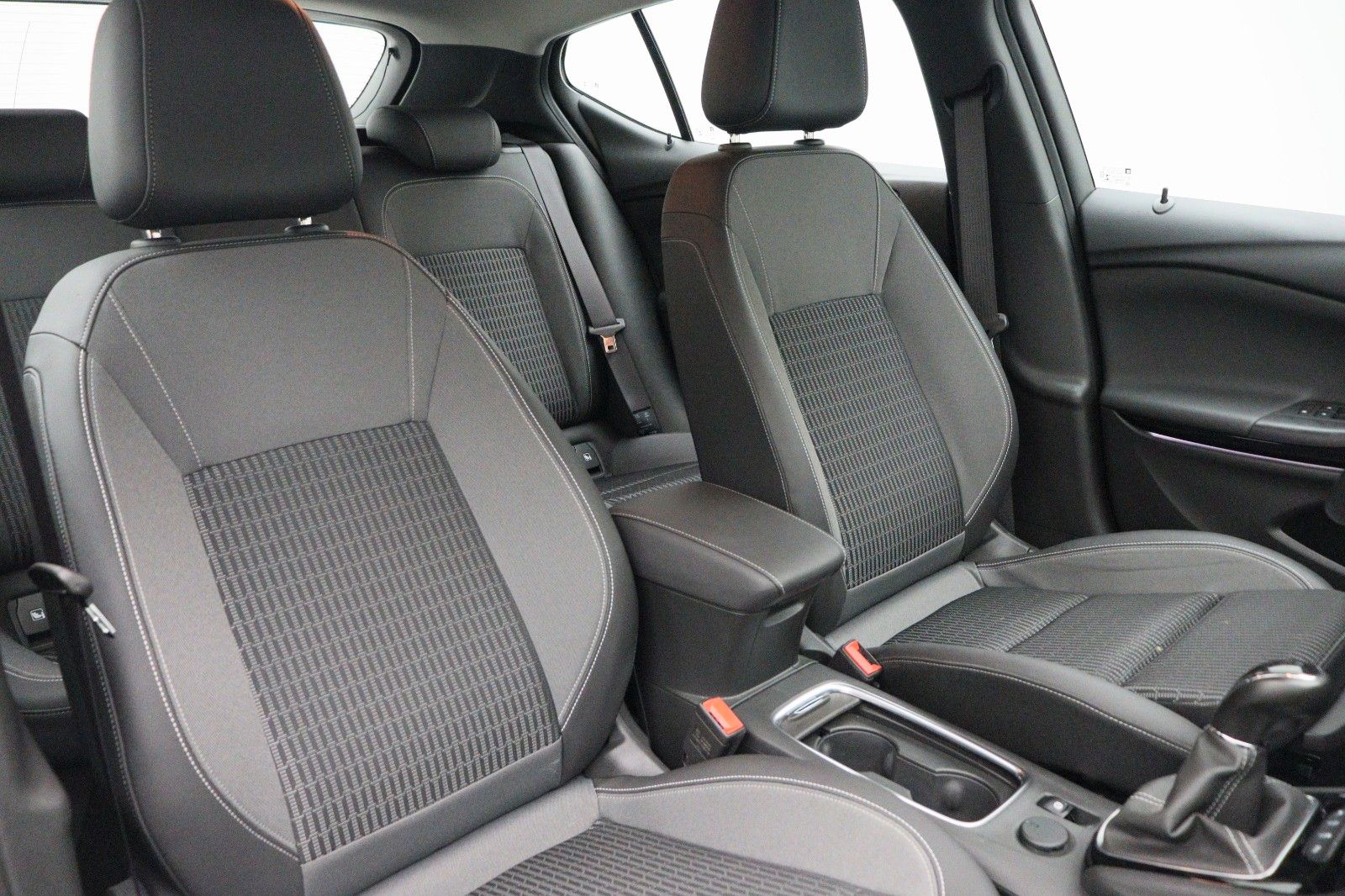 Fahrzeugabbildung Opel Astra K 1.5 Lim. Elegance LED KAMERA LDA NAVI