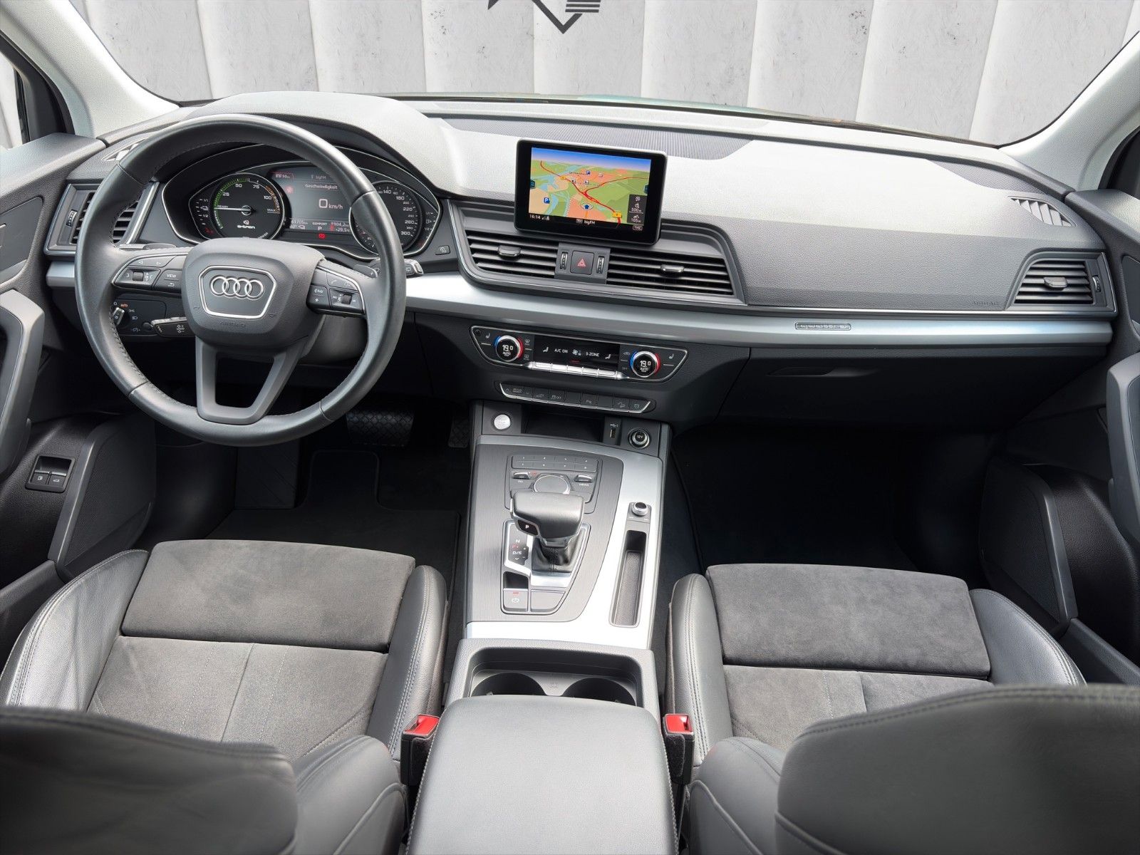 Fahrzeugabbildung Audi Q5 e Quattro Sport*S-Line*SHZ*NAVI*LED*
