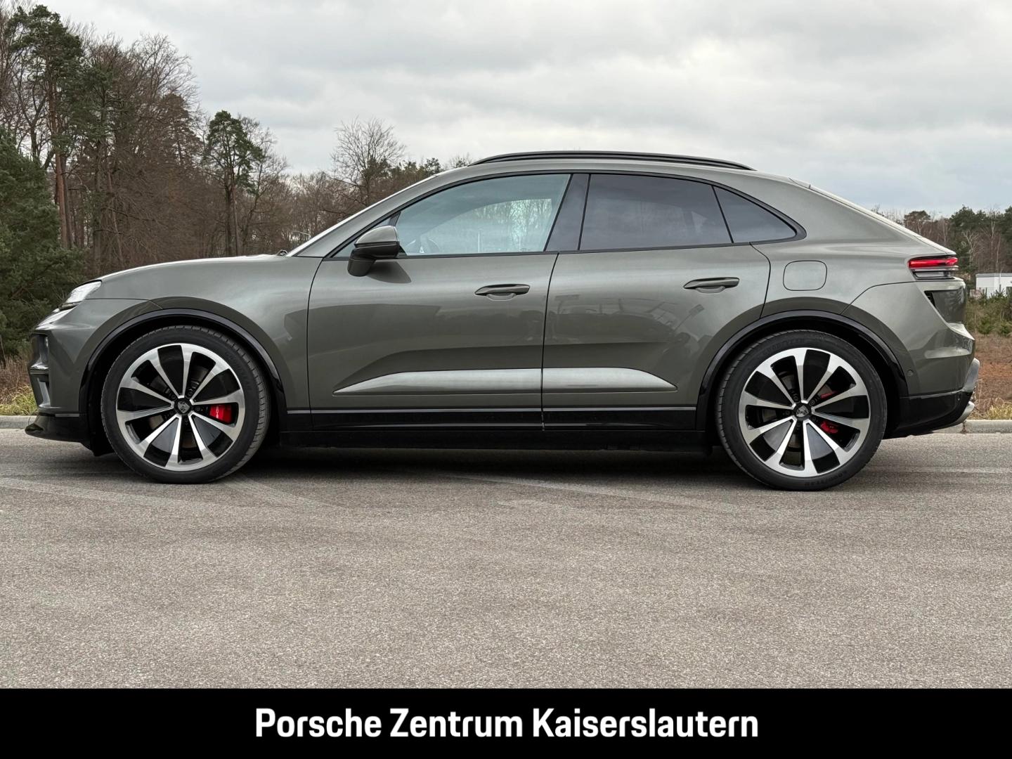 Porsche Macan Turbo 22-Zoll Rückfahrkamera LED-Matrix