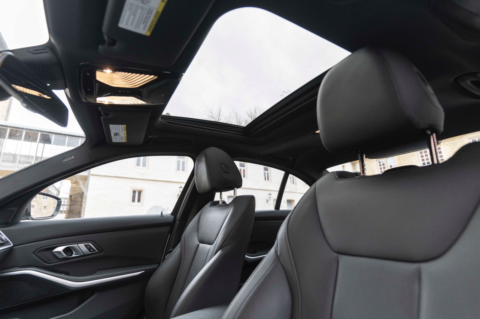 Fahrzeugabbildung BMW 330iX M-Performance HIFI KAM LED NAV CARPLAY