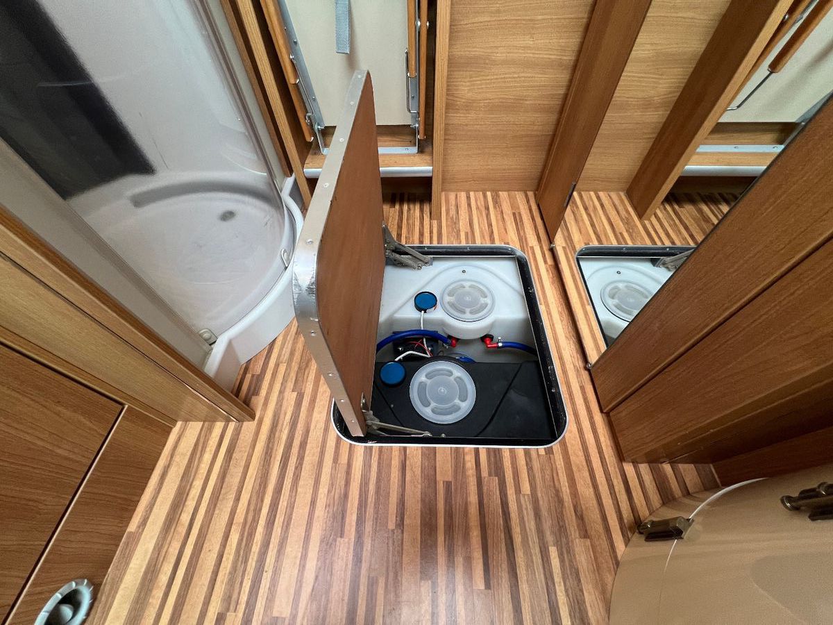 Fahrzeugabbildung Frankia T 6400 BD CompactClass MB Sprinter 316 CDI MAXI