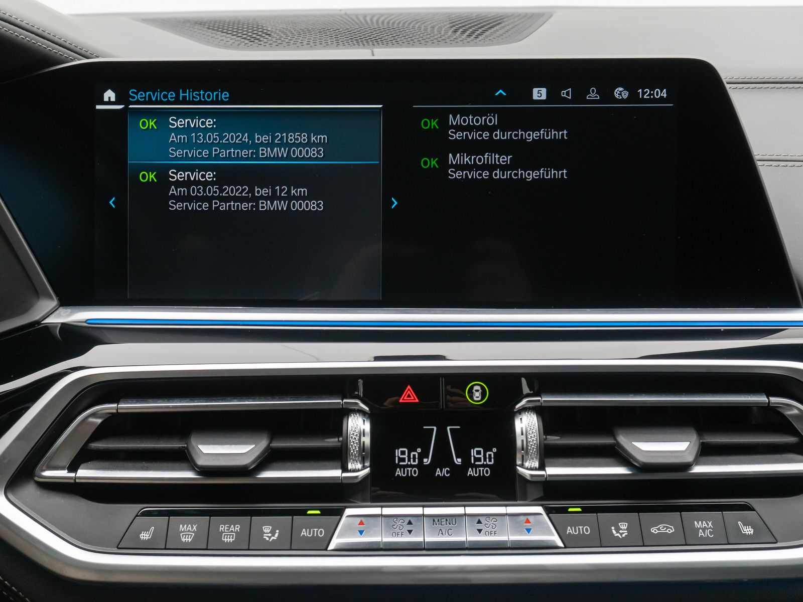 Fahrzeugabbildung BMW X5 xD45e M Sport 360° Laser SoftCl HUD DAB HiFi