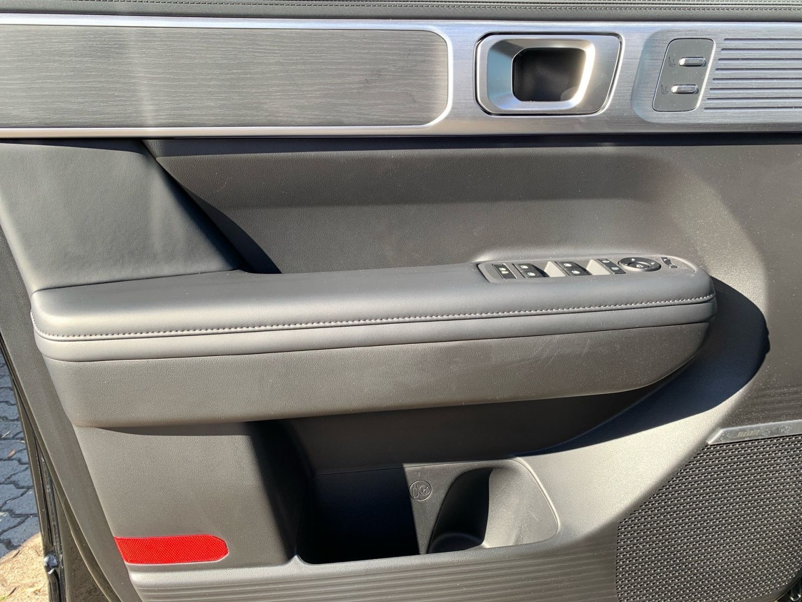 Fahrzeugabbildung Hyundai SANTA FE 1.6T-GDI Signature Hybrid 4WD Schiebeda
