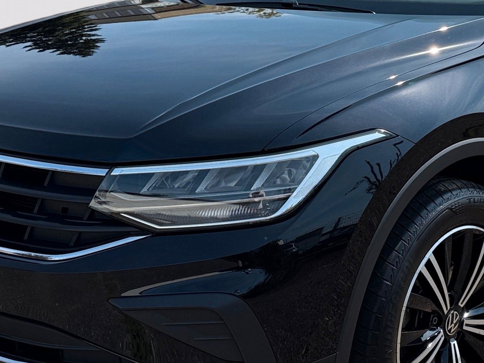 Fahrzeugabbildung Volkswagen Tiguan Life ACTIVE 1.5 TSI