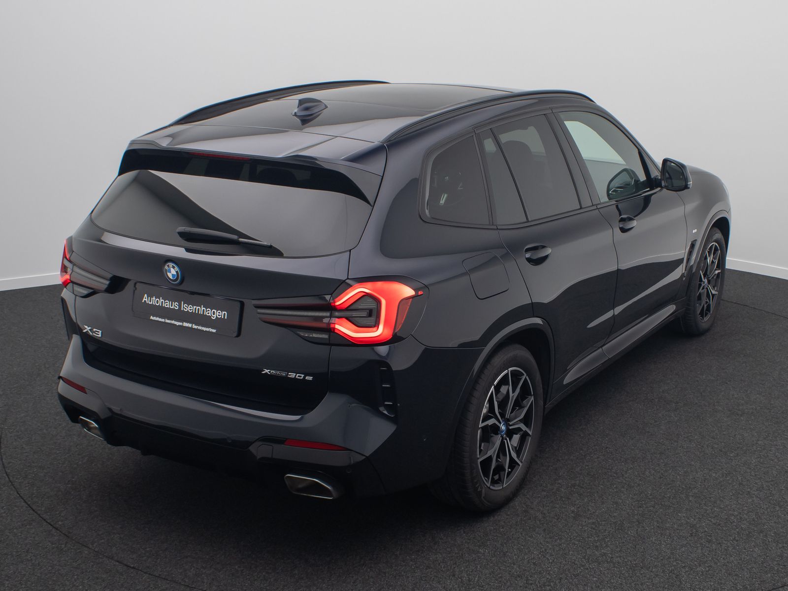 Fahrzeugabbildung BMW X3 xD30e M Sport Laser DAB Kamera HUD Panorama