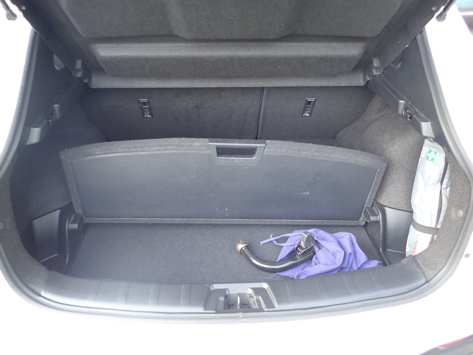 Fahrzeugabbildung Nissan Qashqai N-Connecta 1.3 DIG-T 160PS DCT