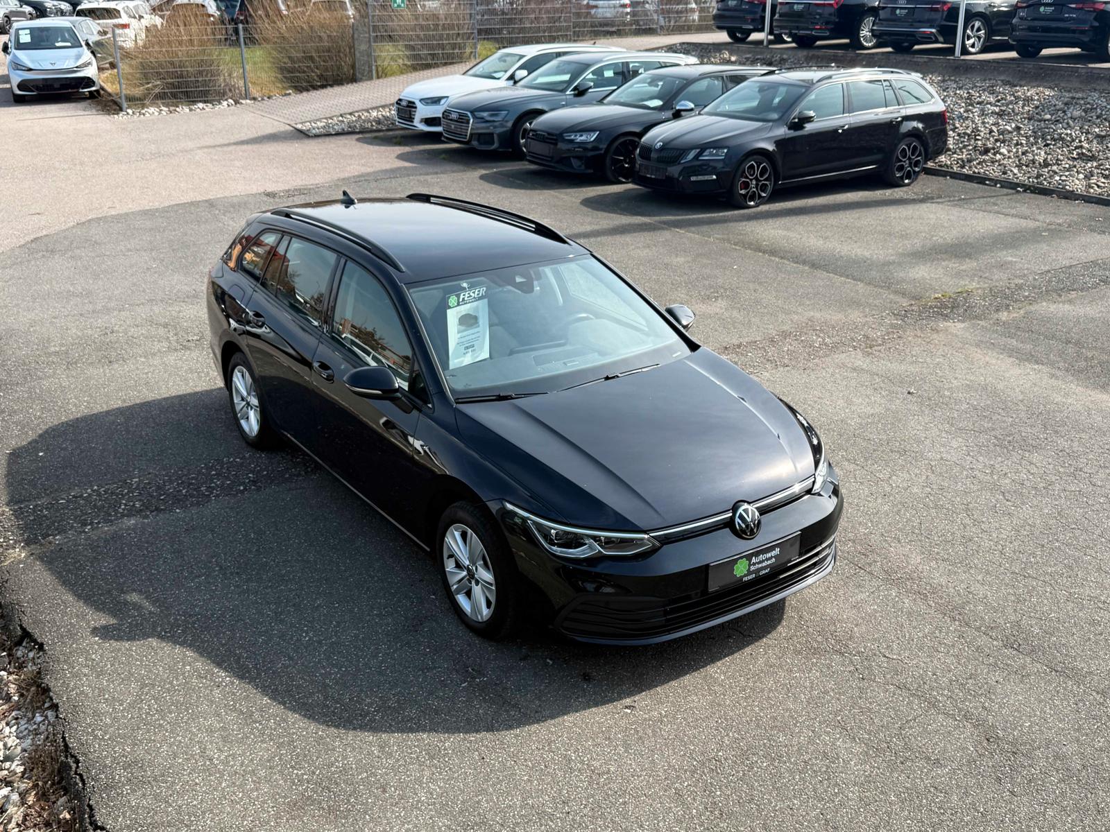 Volkswagen Golf Var. 2.0 TDI DSG LED+ AHK ACC PDC NAVI SHZ