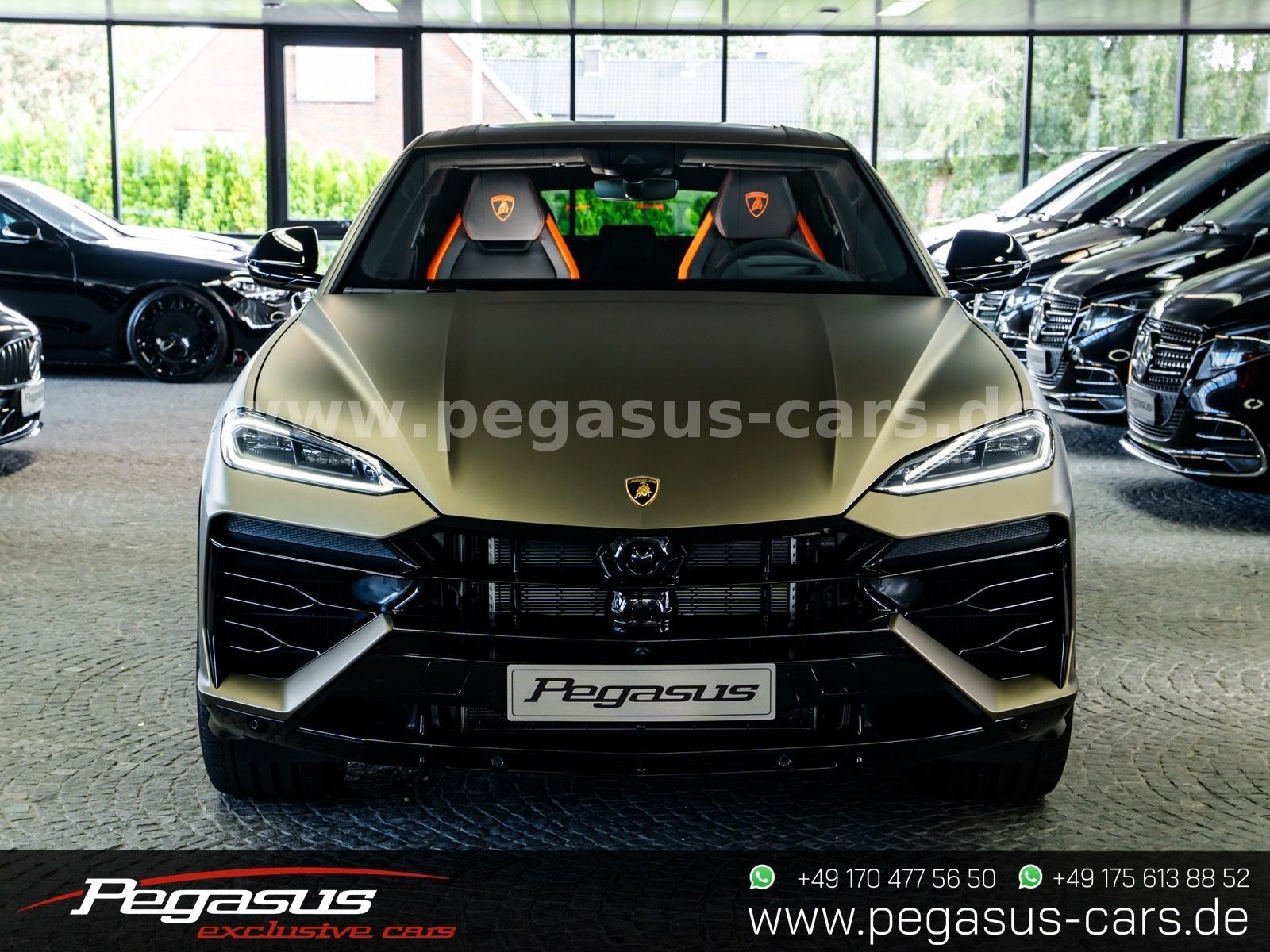 LAMBORGHINI Urus - 4