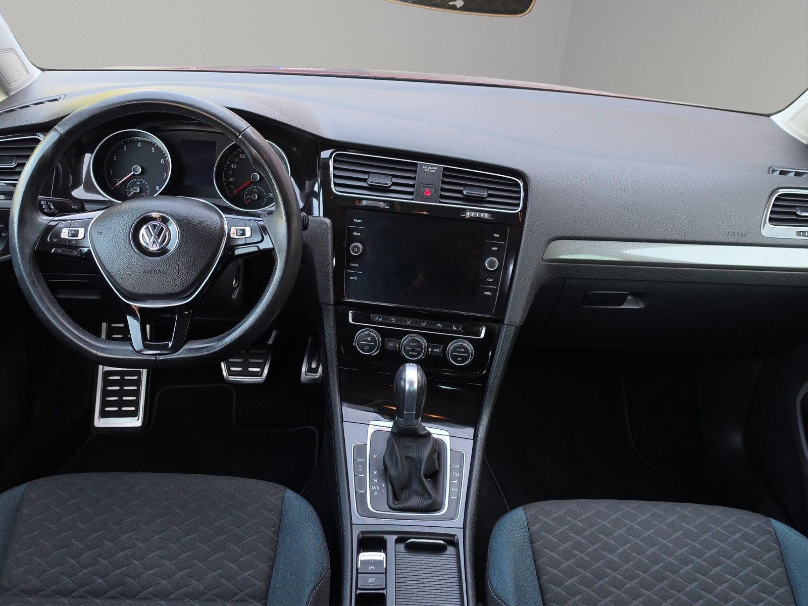 Fahrzeugabbildung Volkswagen Golf VII IQ.DRIVE Start-Stopp AUTOMATIK NAVI