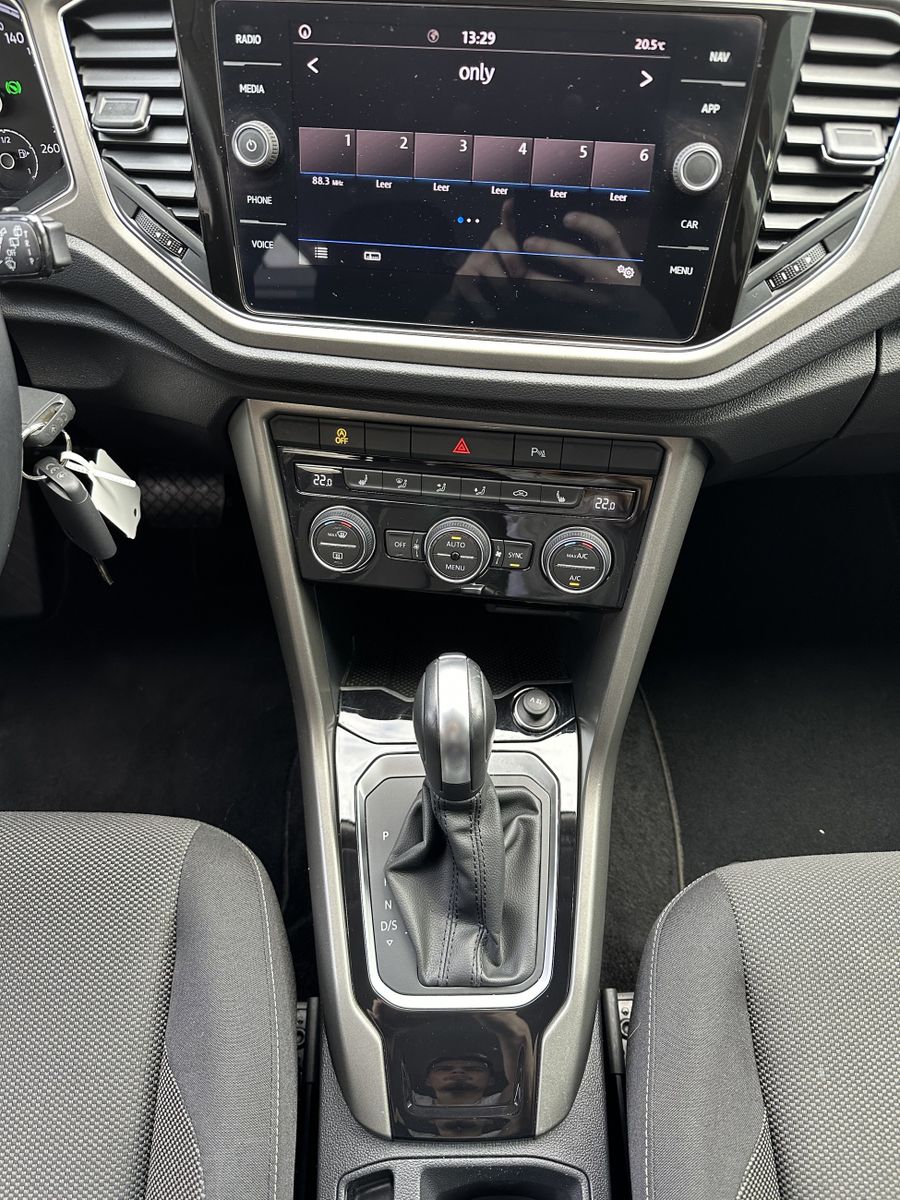 Fahrzeugabbildung Volkswagen T-Roc 2.0 TDI DSG Style NAV+KAMERA+CARPLAY+1HD