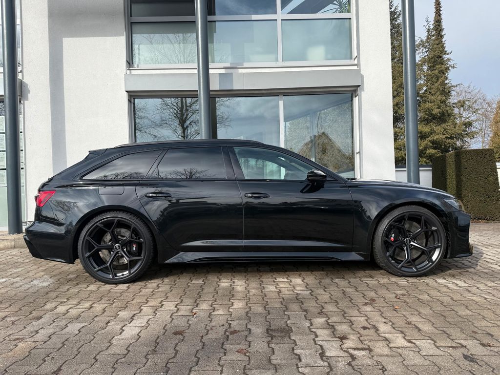 AUDI RS6 Avant PERFORMANCE/ STANDHZG./ B&O/ 22"/ PANO AUDI RS6 Avant PERFORMANCE/ STANDHZG./ B&O/ 22"/ PANO