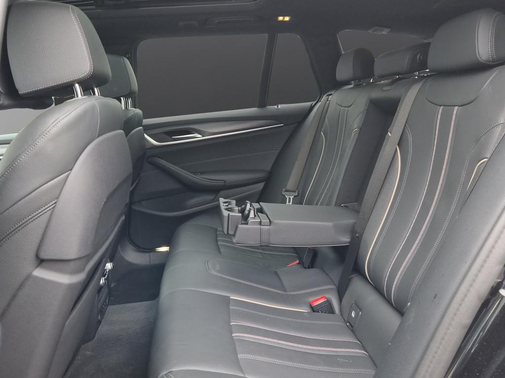BMW 530d xDrive T. M-SPORT LASER NAVI PANO 18" AHK