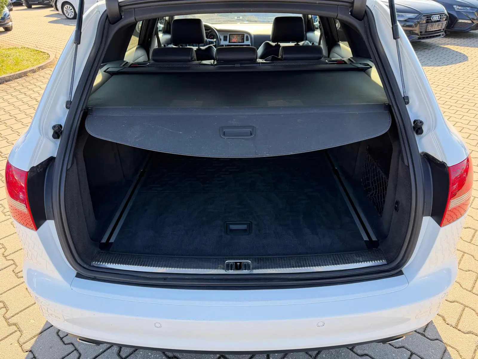 Audi Quattro 2011 — photo 11