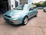 Ford Focus 1.6 Benziner Anhängerkupplung - Ford Focus aus 2001: 1.6