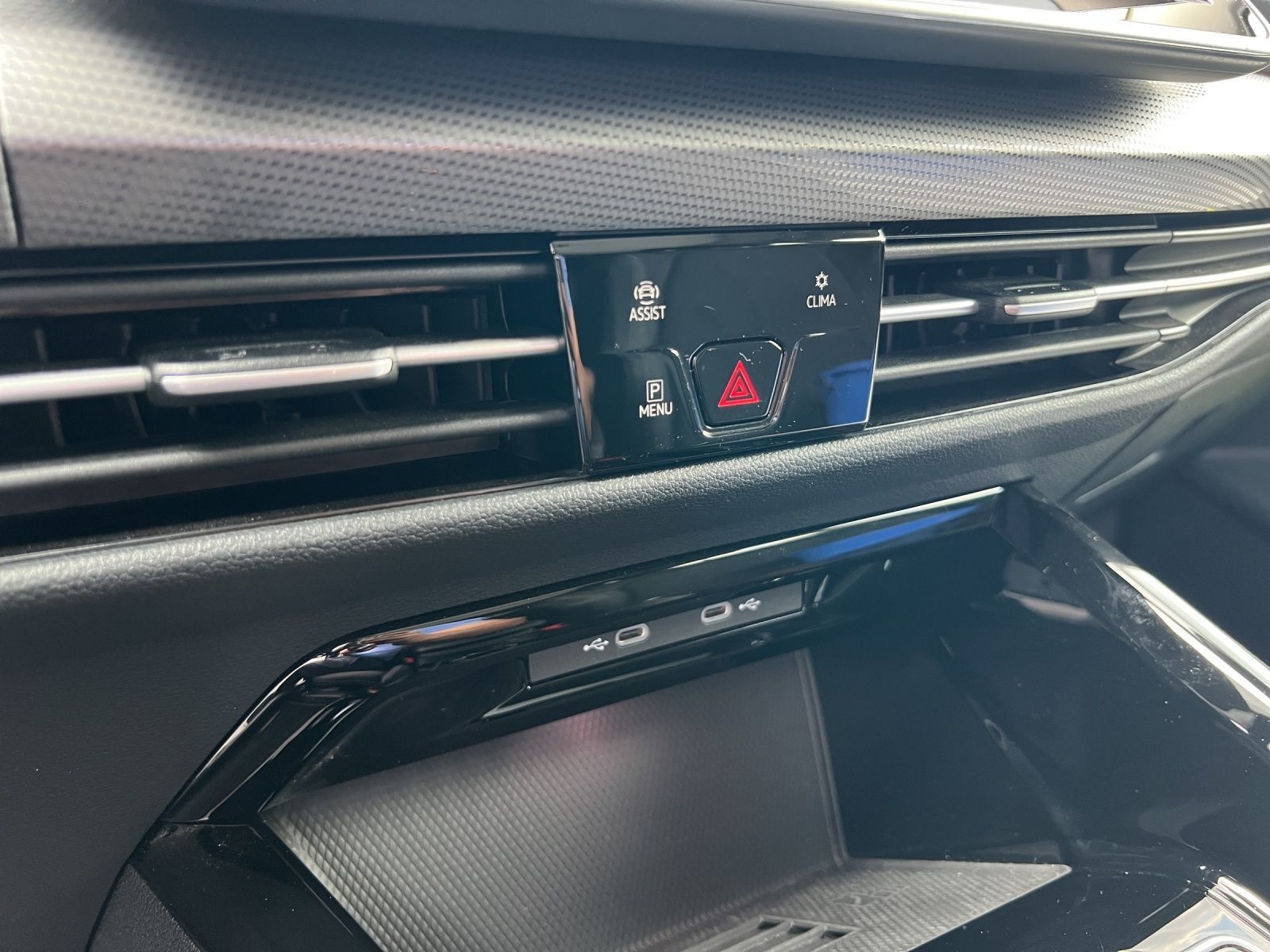 Golf VIII Variant Style 1.5 eTSI DSG Navi*Pano*K