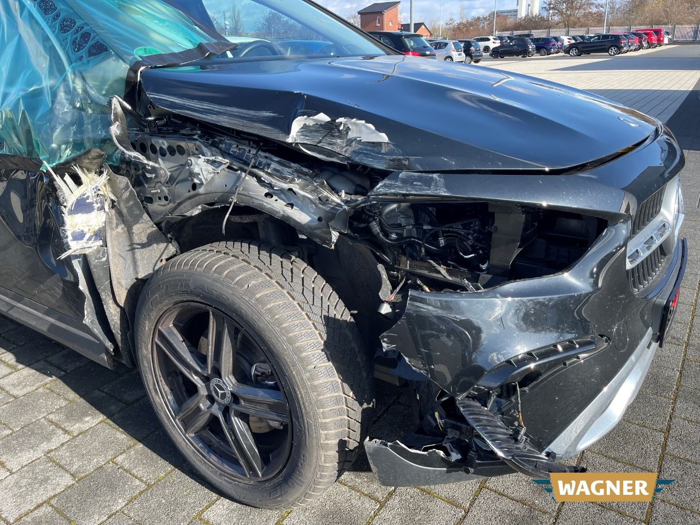 Fahrzeugabbildung Mercedes-Benz GLA 180 LED Navi Sitzheizung Frontschaden