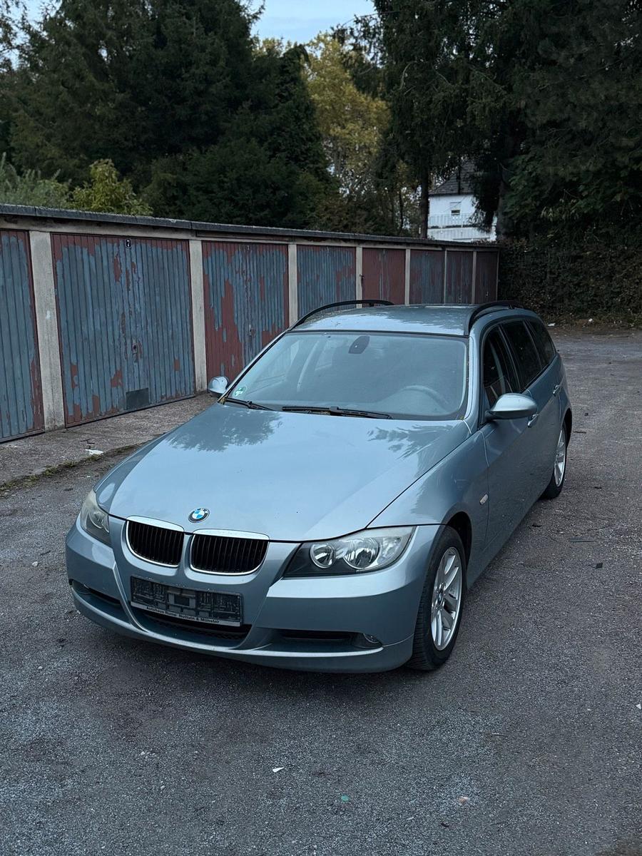 BMW 320