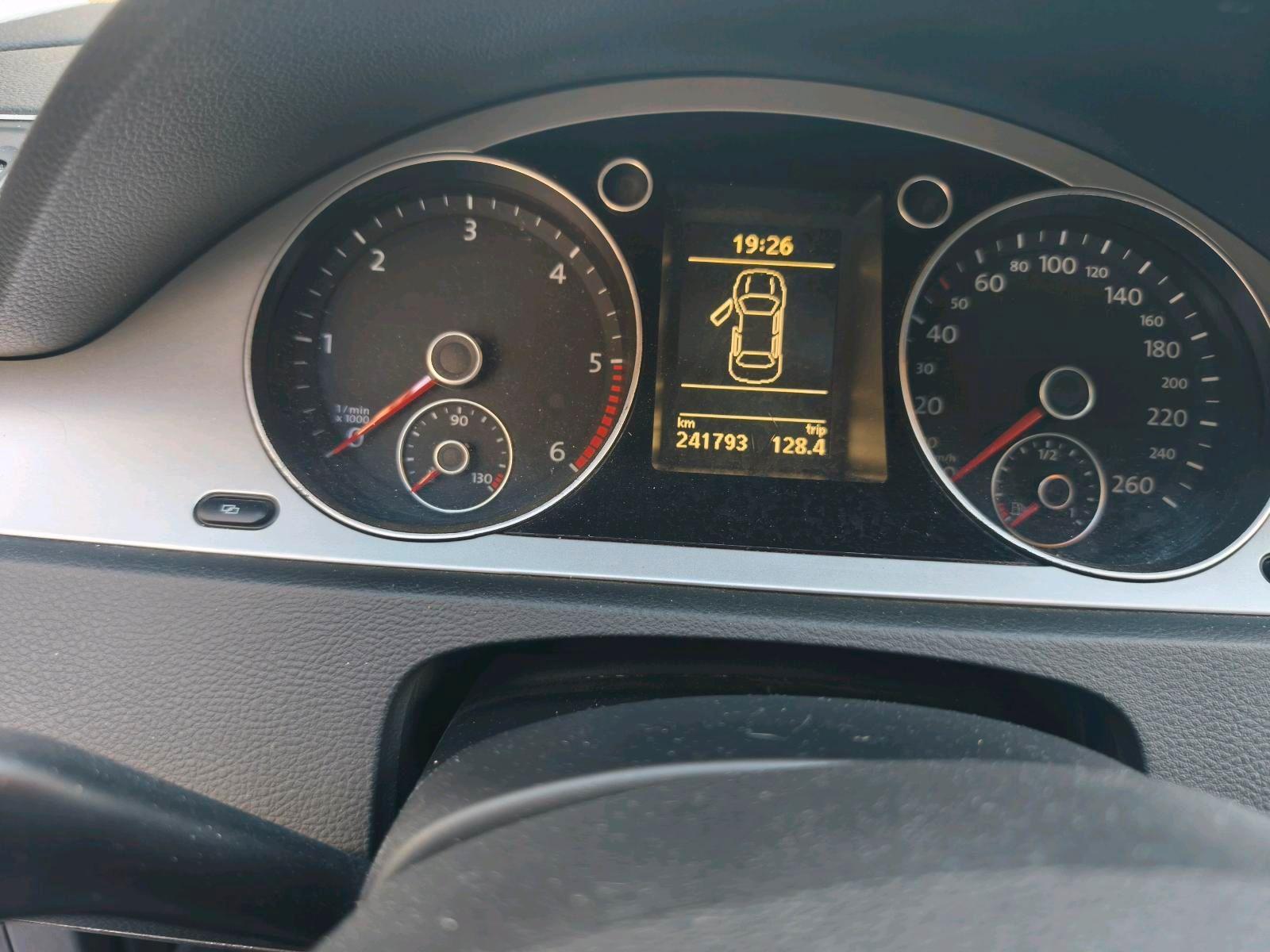 Volkswagen Passat 2009 — engine 140 HP (103kW)
