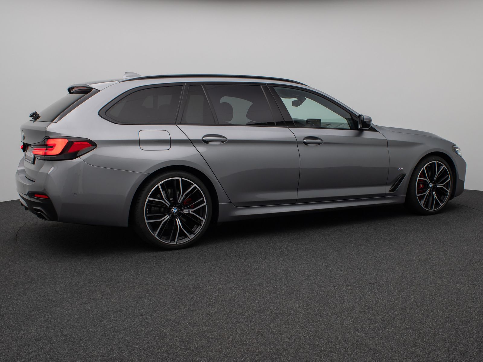 Fahrzeugabbildung BMW 530d M Sport Panorama 360°DAB H/K Komfort 20Zoll