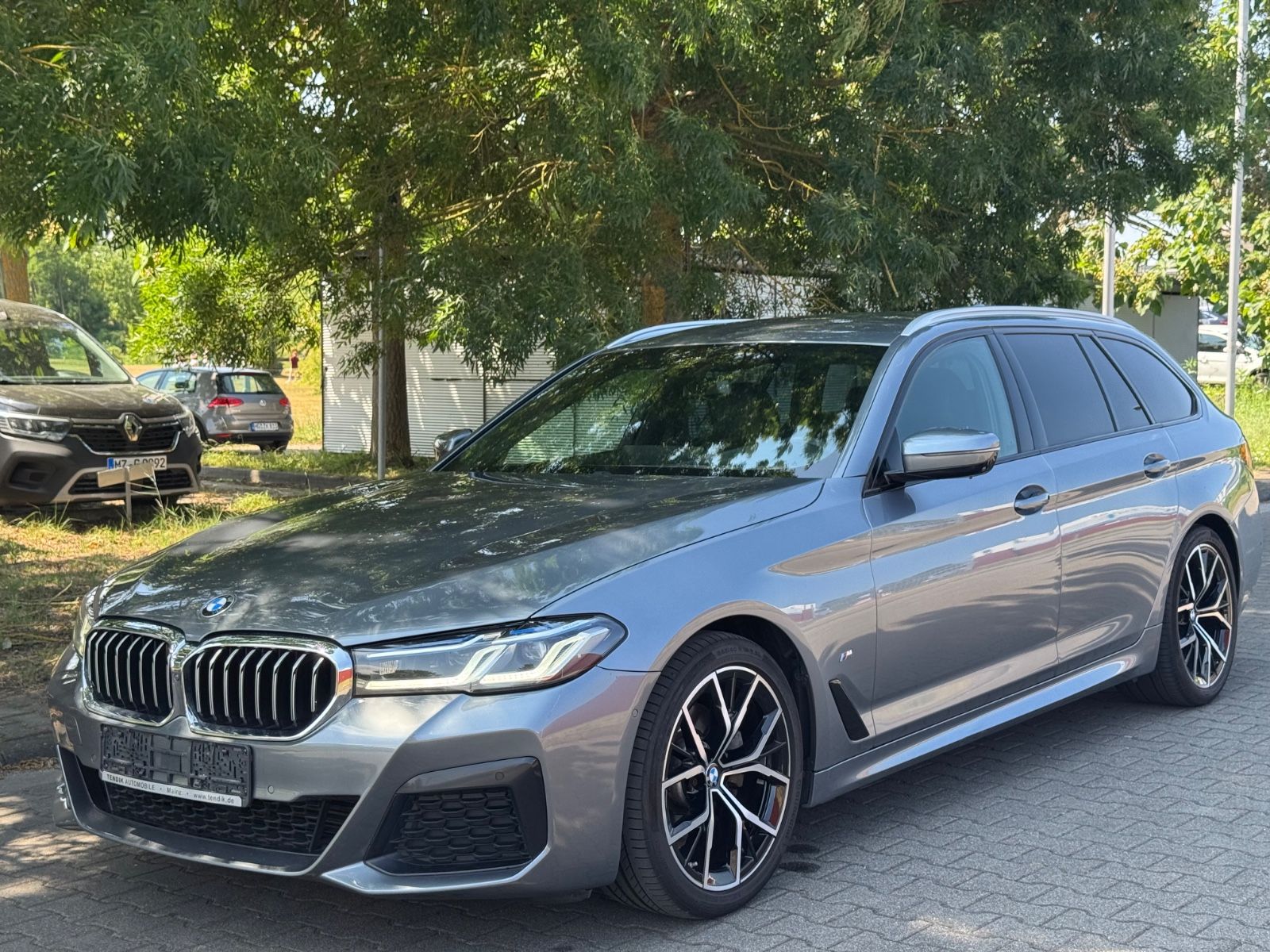 BMW 520 d M Sport LASER*360°-KAMERA*Head-Up*LEDER