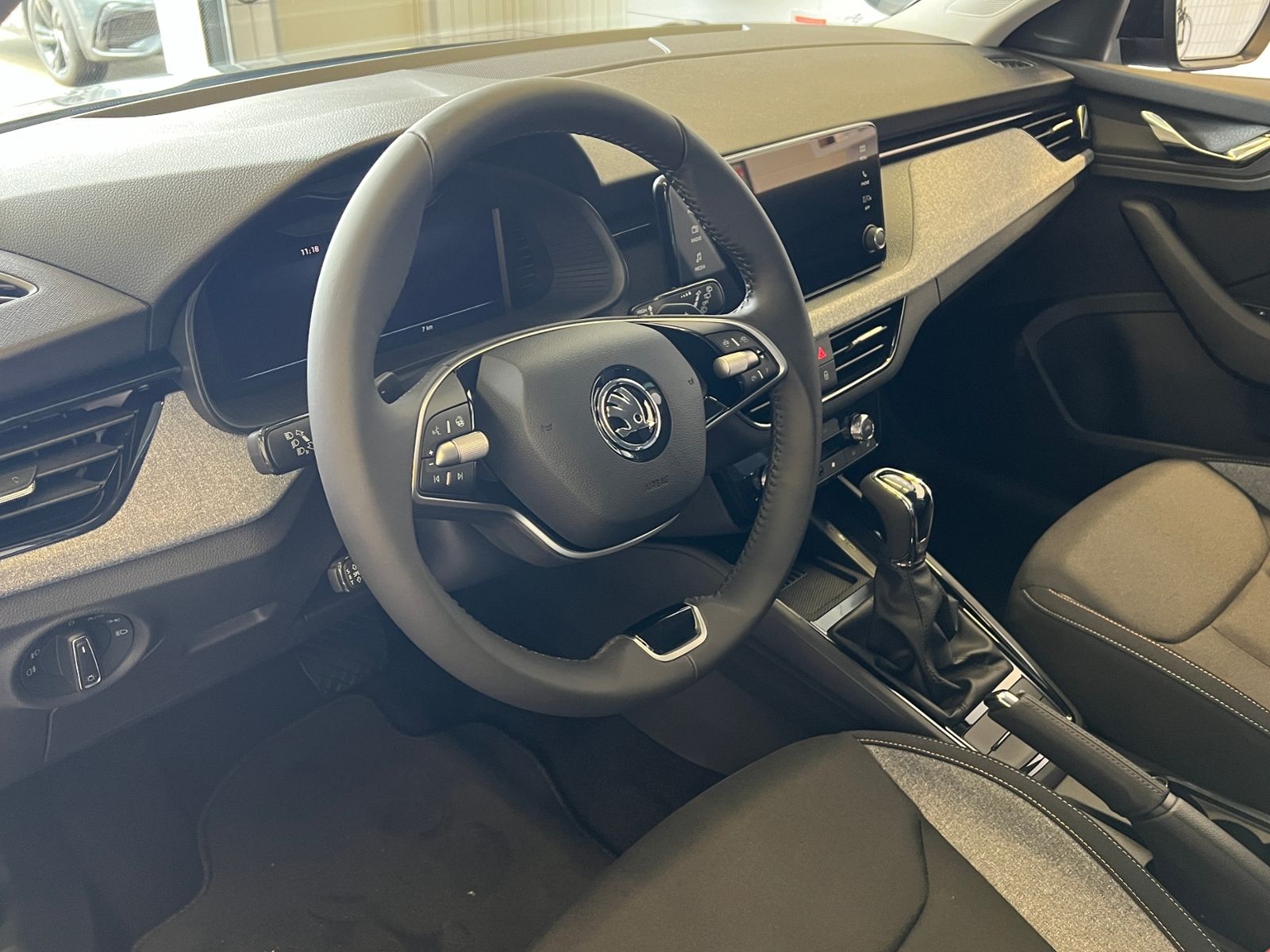 Fahrzeugabbildung SKODA Scala Drive 1.0 TSI DSG *Matrix-LED, ACC, SmartL