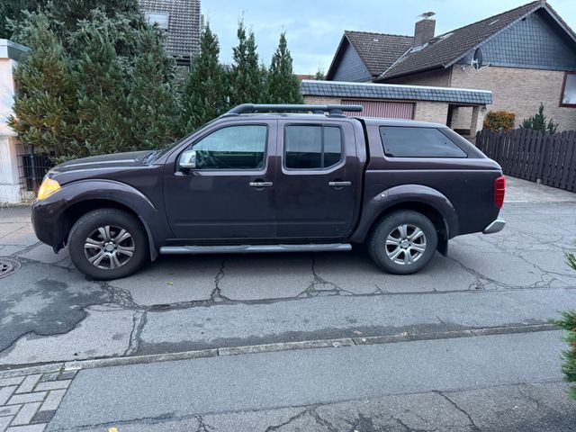 Nissan Navara D40 AHK / Navi / Lederausstattung 