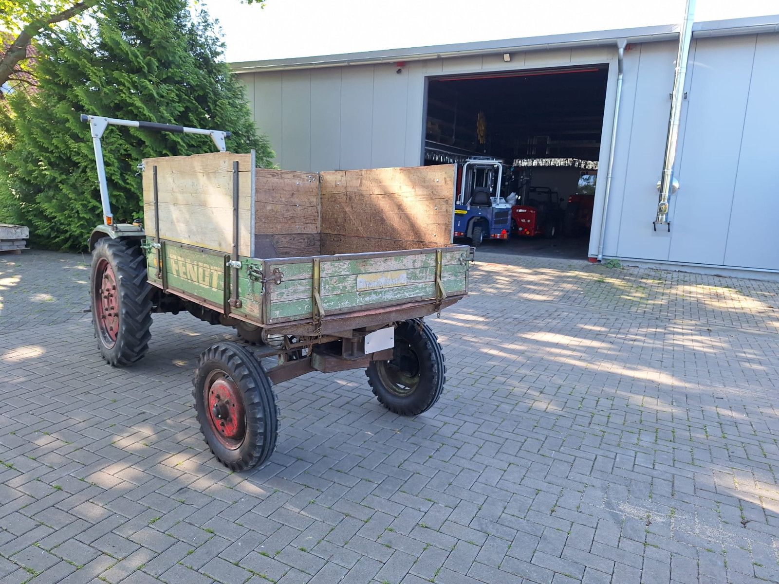 Fahrzeugabbildung Fendt F 220 GT Geräteträger