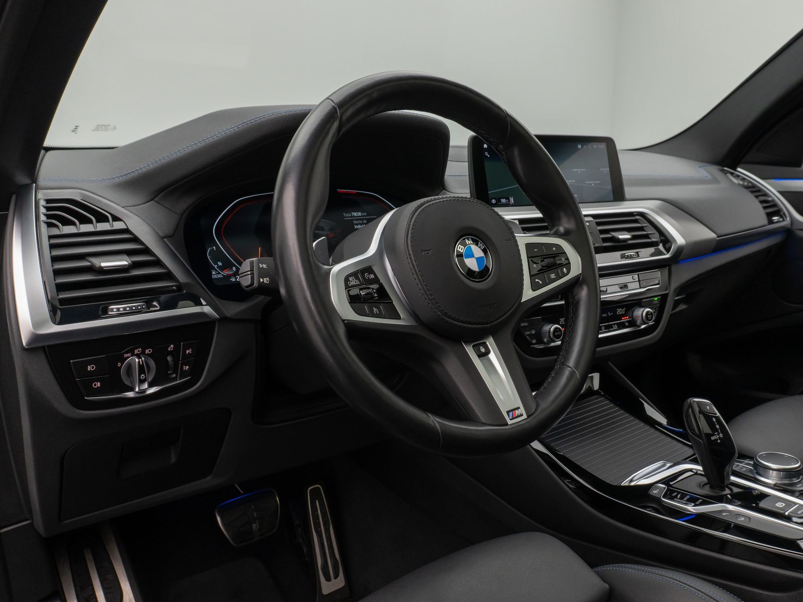 Fahrzeugabbildung BMW X3 xD30d M Sport Panorama Kamera HUD HiFi 19Zoll