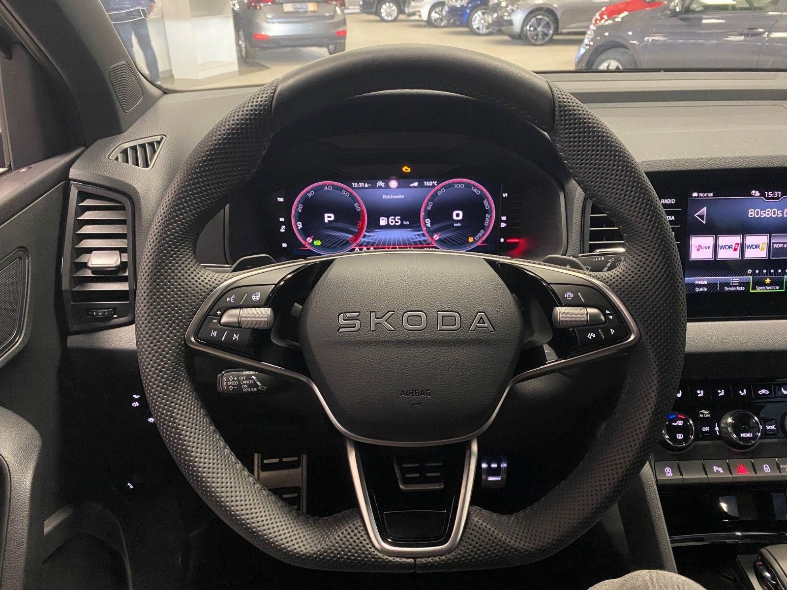 Fahrzeugabbildung SKODA Karoq 1.5 TSI DSG Sportline+MATRIX+2030 GARANTIE