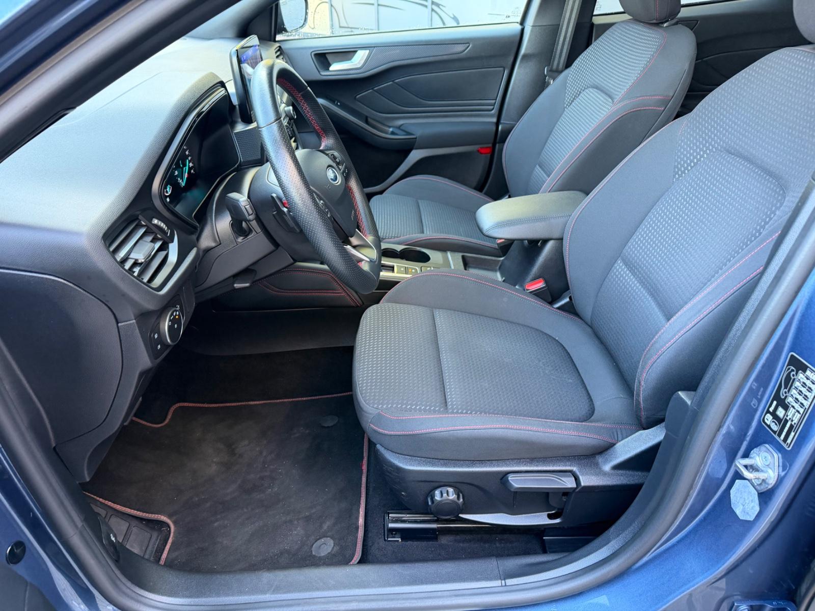 Ford Focus  ST-Line/SPORTPAKET/AHK/ACC/PANORAMA
