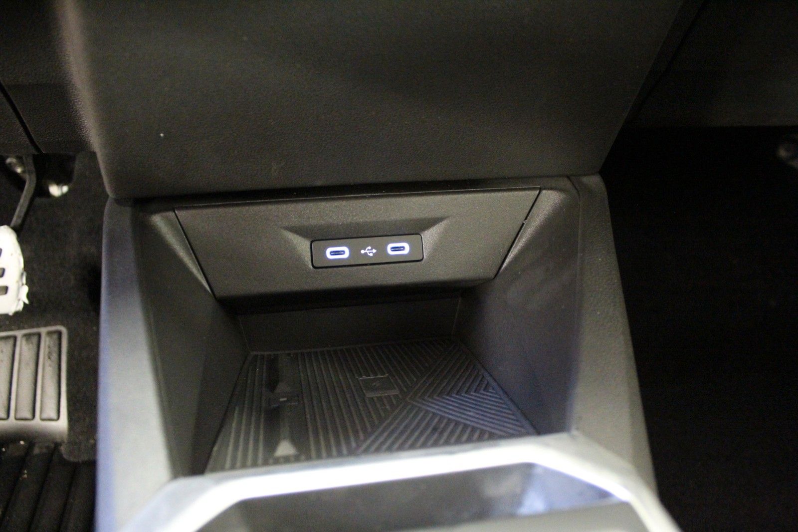 Fahrzeugabbildung Renault Clio VI E-Tech 160 Full Hybrid Esprit Alpine