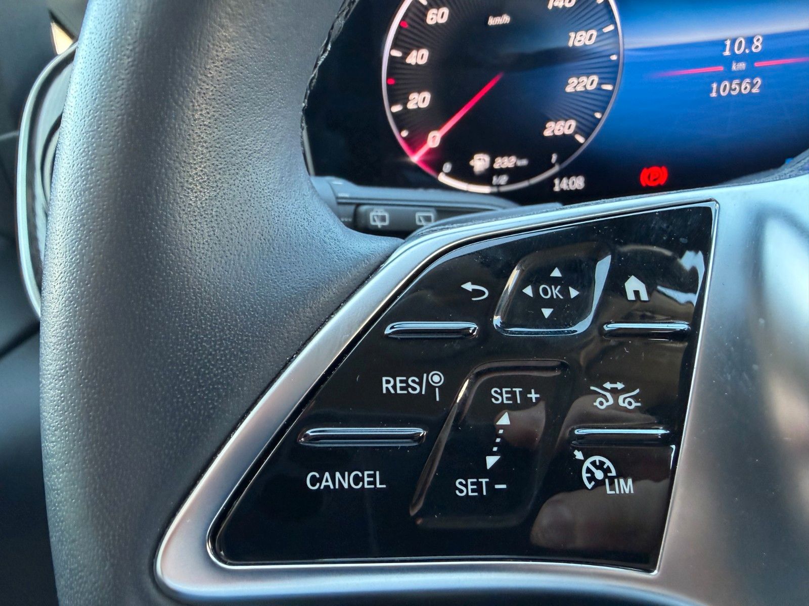 Fahrzeugabbildung Mercedes-Benz V 250 d DISTRONIC AHK2,5to 7Sitze Kamera
