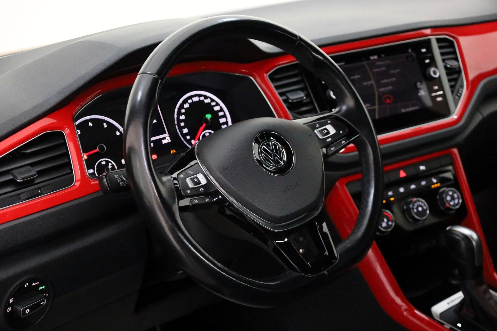 Fahrzeugabbildung Volkswagen T-Roc Sport 4M Navi,ACC,SH,PDC,Apple CarPlay,+WR