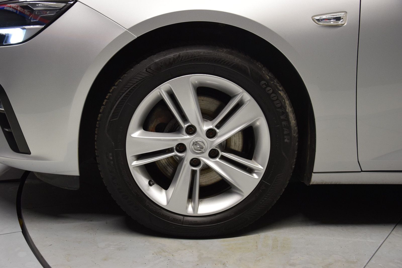 Fahrzeugabbildung Opel Insignia B Sports Tourer Business LED Navi