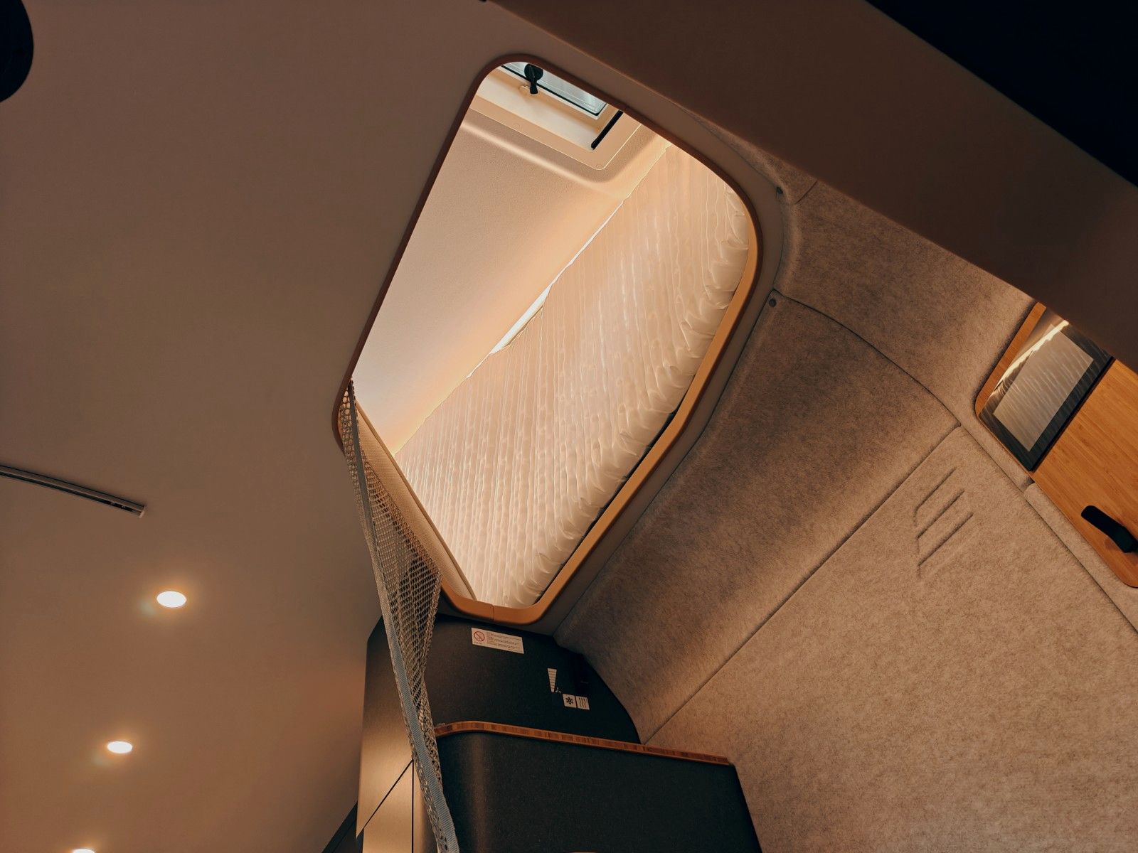 Fahrzeugabbildung HYMER / ERIBA / HYMERCAR VENTURE S 4x4² SANSIBAR LTD. by palmo